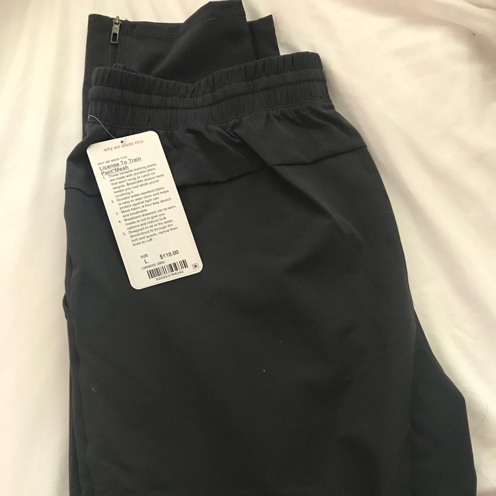 Men’s Lululemon License to Train Pants. NWT